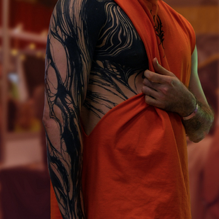 Homme Noir Blackwork tatouage sur Manche #84296 | Artiste tatoueur Vik Prokhorov