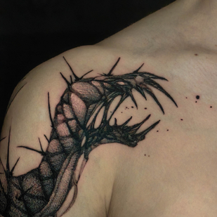 Homme Noir Graphique tatouage sur Clavicule #85822 | Artiste tatoueur Daniil Holodkov
