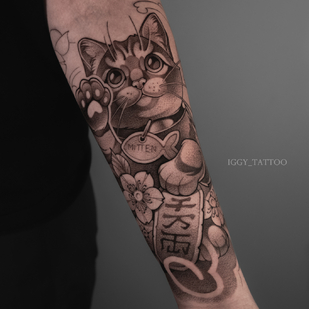 Femme Noir Graphique tatouage sur Avant-bras #88580 | Artiste tatoueur Igor Hacayuk