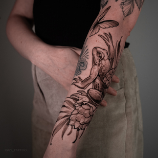 Femme Noir Graphique tatouage sur Avant-bras #90506 | Artiste tatoueur Igor Hacayuk