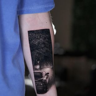 Homme Noir et Gris Micro-réalisme tatouage sur Avant-bras #85000 | Artiste tatoueur Kirill Antique