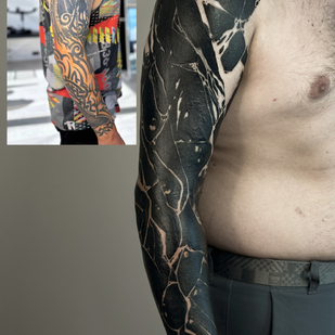 Homme Noir Abstrait tatouage sur Manche #88952 | Artiste tatoueur Mihail Boykov