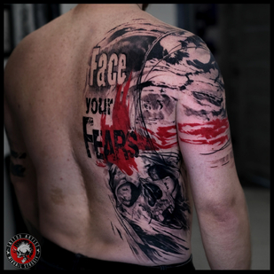 Homme Noir et Gris Trash Polka tatouage sur Dos #88618 | Artiste tatoueur Mihail Strogiy