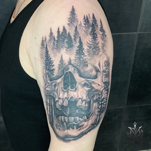 Homme Noir et Gris Réalisme tatouage sur Épaule #88205 | Artiste tatoueur Nikolay Kombarov