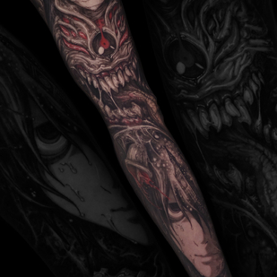 Homme Noir et Gris Anime tatouage sur Manche #90710 | Artiste tatoueur Sergey Batov
