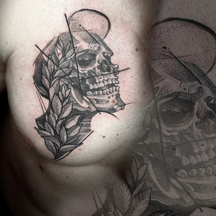 Homme Noir et Gris Graphique tatouage sur Poitrine #87874 | Artiste tatoueur Sergey Martynov