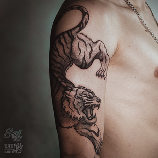 Homme   tatouage #84989 | Artiste tatoueur Yaroslav Stark