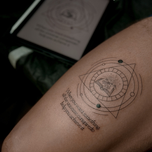 Homme Noir Géométrique tatouage sur Jambe #91464 | Artiste tatoueur Sergeeva Tattoo