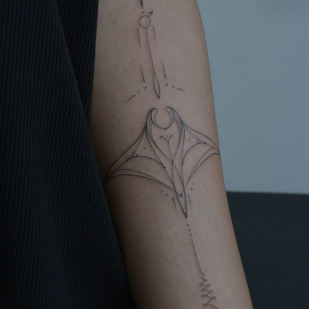 Femme Noir Fineline tatouage sur Avant-bras #96913 | Artiste tatoueur Sergeeva Tattoo