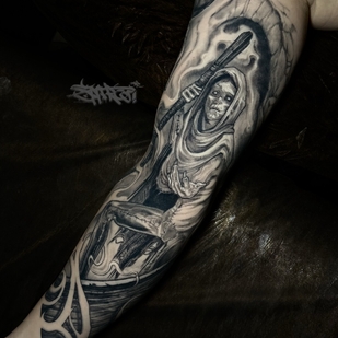 Homme Noir et Gris Réalisme tatouage #94647 | Artiste tatoueur Rasl Sparov