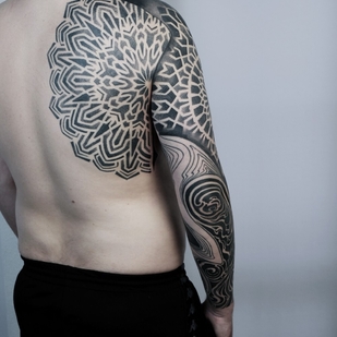 Ornemental tatouage #91812 | Artiste tatoueur Nikita Petrov