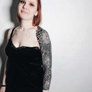 Ornemental tatouage #91843 | Artiste tatoueur Nikita Petrov