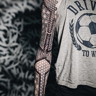 Ornemental tatouage #91854 | Artiste tatoueur Nikita Petrov