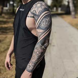 Ornemental tatouage #91863 | Artiste tatoueur Nikita Petrov