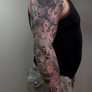 Homme Noir Japonais tatouage sur Manche #92169 | Artiste tatoueur Ivan Shlyapnikov