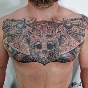 Homme Noir et Gris Illustratif tatouage sur Poitrine #92222 | Artiste tatoueur Loren Fetterman