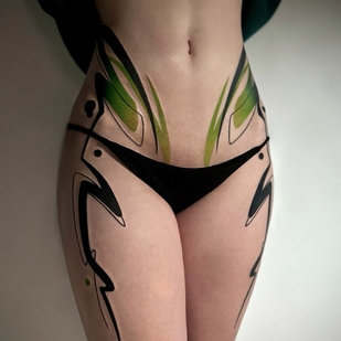 Femme Couleur Abstrait tatouage sur Ventre #92492 | Artiste tatoueur Smirnova Ulyana