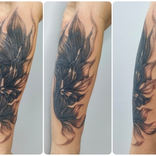 Femme Noir et Gris Cover-up tatouage sur Avant-bras #92601 | Artiste tatoueur Anna Chepusenko