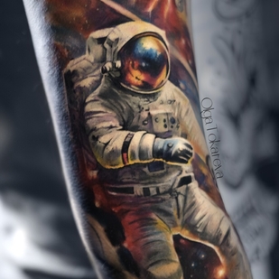 Couleur Surréalisme tatouage sur Épaule #101890 | Artiste tatoueur Olga Tokareva