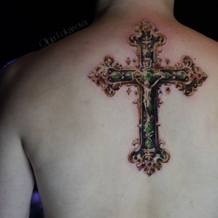 Homme Couleur Bijoux tatouage sur Dos #101892 | Artiste tatoueur Olga Tokareva