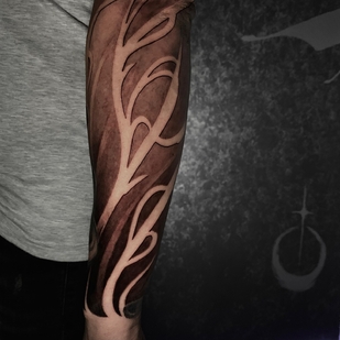 Homme Noir Freehand tatouage sur Avant-bras #93968 | Artiste tatoueur Anton Krasnov