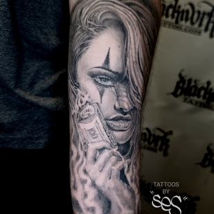 Homme Noir et Gris Chicano tatouage sur Avant-bras #94398 | Artiste tatoueur Ses Con