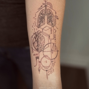 Femme Noir et Gris Géométrique tatouage sur Avant-bras #94758 | Artiste tatoueur Miki Sheir