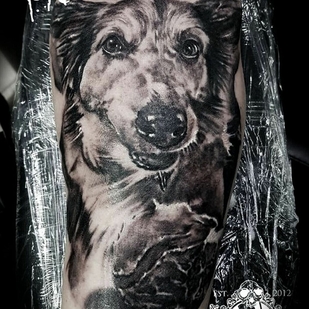 Homme Noir et Gris Portrait tatouage #95588 | Artiste tatoueur Chris Ape