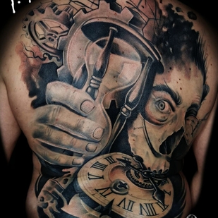 Homme Noir et Gris Abstrait tatouage sur Dos #95593 | Artiste tatoueur Chris Ape