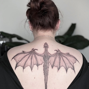 Femme Noir et Gris Réalisme tatouage sur Dos #98656 | Artiste tatoueur Becci | Eisvogel Tattoo