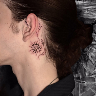 Homme Noir et Gris  tatouage sur Cou #99330 | Artiste tatoueur Elena Voya