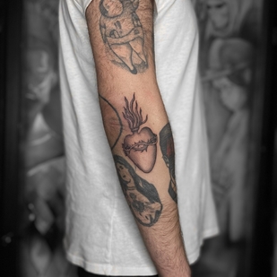 Homme Noir et Gris  tatouage #99339 | Artiste tatoueur Elena Voya