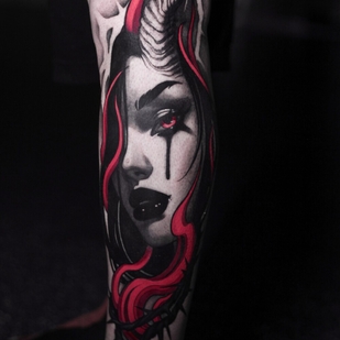 Homme Noir  tatouage sur Tibia #100559 | Artiste tatoueur Yavorskaya Anastasiya