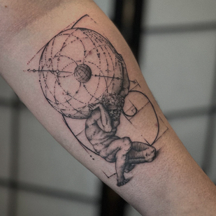 Homme Noir et Gris Réalisme tatouage sur Avant-bras #100206 | Artiste tatoueur Arturs Garoza