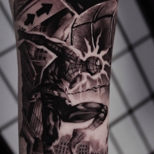 Noir et Gris Réalisme tatouage #101084 | Artiste tatoueur Pavel Kostyuk