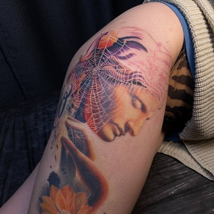 Femme Couleur Réalisme tatouage sur Cuisse #103488 | Artiste tatoueur Sergey Petrov