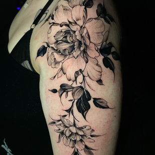 Femme Noir Graphique tatouage #104249 | Artiste tatoueur Evgeniy Kolodkin
