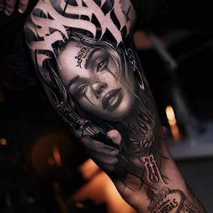 Homme Noir Chicano tatouage sur Cuisse #104386 | Artiste tatoueur Armash