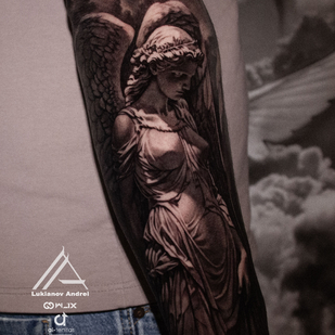 Noir et Gris  tatouage #91166 | Artiste tatoueur Andrey Lukyanov