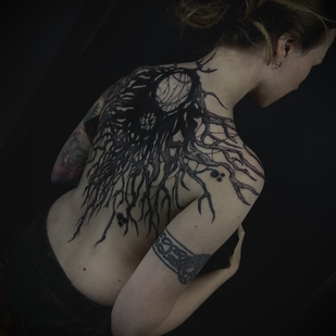 Femme   tatouage sur Dos #97663 | Artiste tatoueur Anastasia Foga
