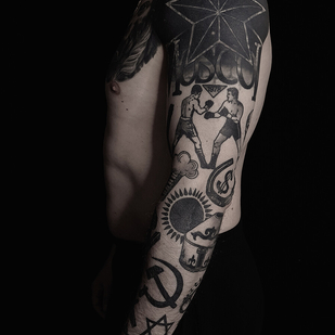 Homme Noir et Gris Old School tatouage sur Manche #94082 | Artiste tatoueur ROMAN MIGURA