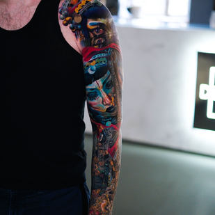 Homme Couleur Réalisme tatouage sur Manche #94174 | Artiste tatoueur Kirill Antique