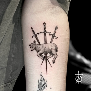 Noir Micro-réalisme tatouage #99365 | Artiste tatoueur Claudia Fedorovici