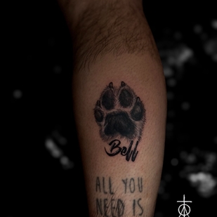 Noir et Gris Réalisme tatouage #103311 | Artiste tatoueur Claudia Fedorovici