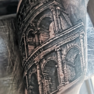 Homme Noir Réalisme tatouage sur Épaule #101624 | Artiste tatoueur Kseniya Pizhevskaya
