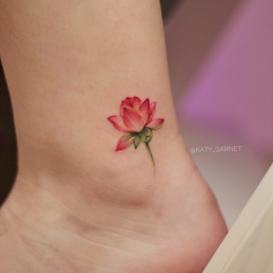 Femme Couleur Aquarelle tatouage sur Tibia #96523 | Artiste tatoueur Ekaterina Garnet / Katy Garnet