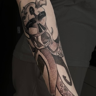 Femme Noir et Gris Graphique tatouage sur Avant-bras #97896 | Artiste tatoueur Matelenok Vyacheslav