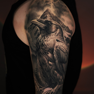 Noir et Gris Réalisme tatouage sur Épaule #97139 | Artiste tatoueur Aleksey Titov