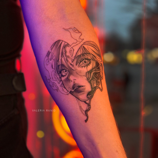 Homme Noir et Gris Anime tatouage sur Avant-bras #99472 | Artiste tatoueur Valeriya Ranio