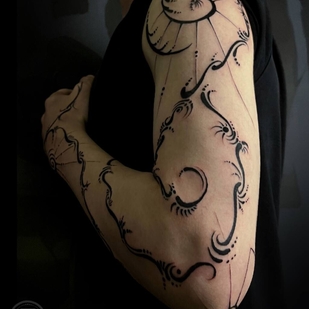 Homme Noir Ornemental tatouage #97156 | Artiste tatoueur Tigran | Re1st.Ink